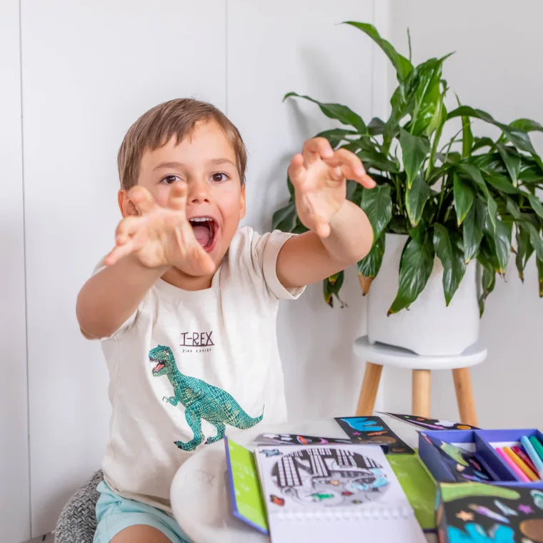 Σετ δραστηριοτήτων – Colouring Set Dino in Space