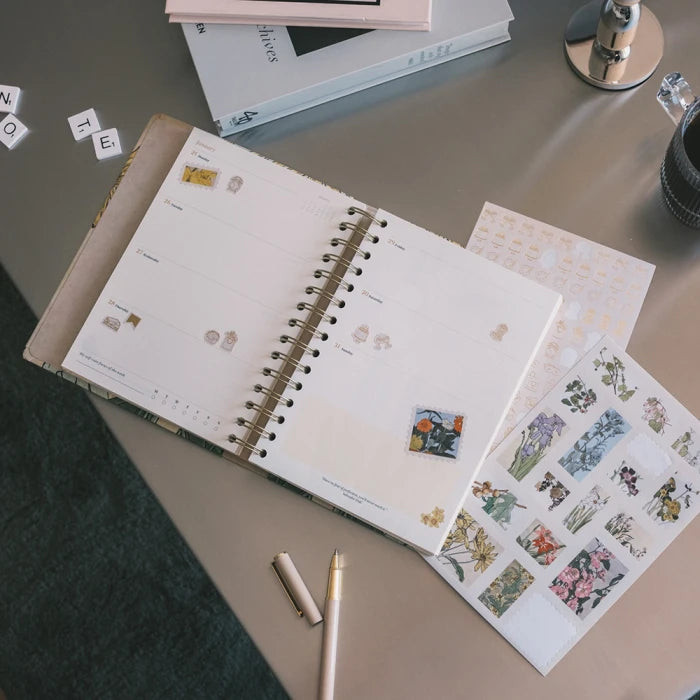 Premium Ακαδημαϊκό Εβδομαδιαίο Ημερολόγιο 2026/2027, 16,5Χ20εκ - Kokonote, Idole Hannah Borger